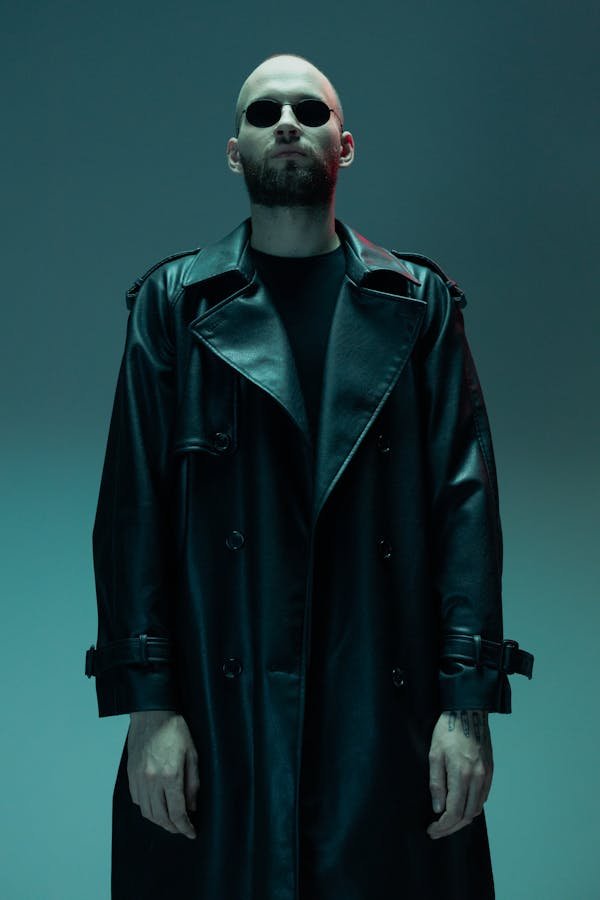 Trench cuir noir homme : Élégance intemporelle à petit prix